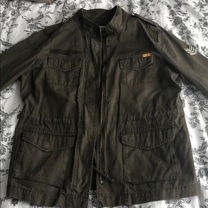 Cargo Jacket, army green with patches.